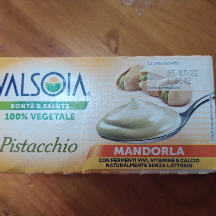 review photo of Valsoia Pistacchio Mandorla shared by @giuale on 30 Jan 2022 - review
