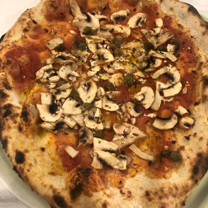 photo of Ristorante Pizzeria La Riva. Pizza Rossa shared by @monicagugu82 on  08 Jun 2022 - review