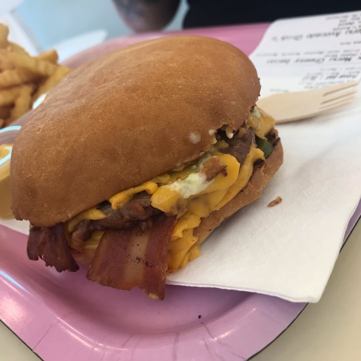 photo of Naked Burger - Vegan & Tasty Cheesy Bacon shared by @lallus8 on  07 Jun 2022 - review