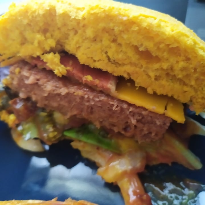 review photo of El Perro Gamberro Hamburguesa heura shared by @adriancuadrado on 14 Jun 2020 - review