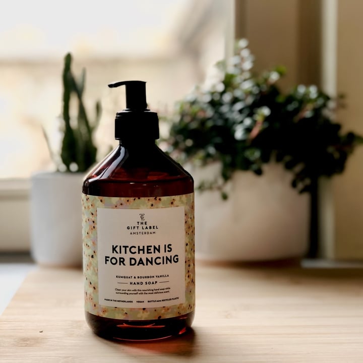 photo of The gift label Kitchen Is For Dancing Kumquat & Bourbon Vainilla Hand Soap shared by @evaicikson on  08 Mar 2021 - review