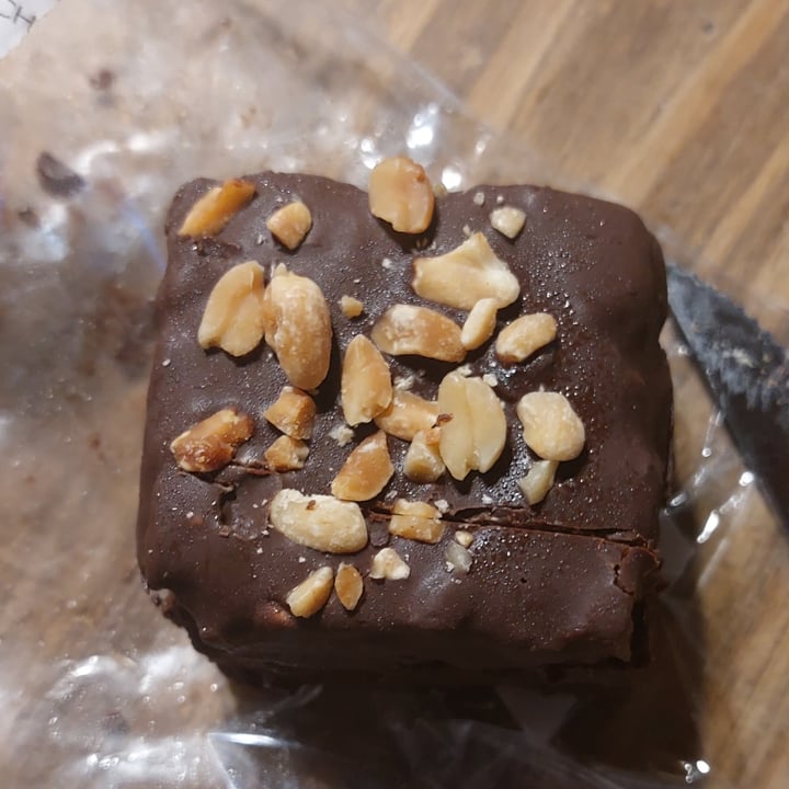 review photo of veganopolis Alfajor salchichón shared by @mikaeladinuto on 16 Feb 2022 - review