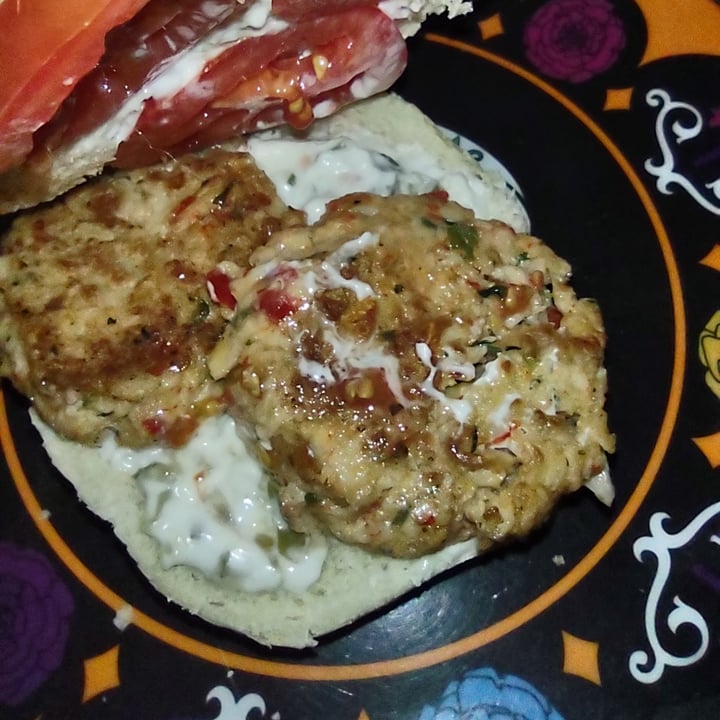 photo of Good Catch Plant-Based Crab Cakes New England Style shared by @babsyeats on  15 Nov 2021 - review