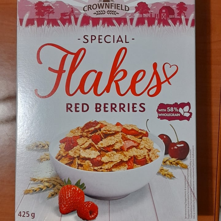 review photo of Crownfield Flakes red berries shared by @adeluccia on 29 Mar 2022 - review