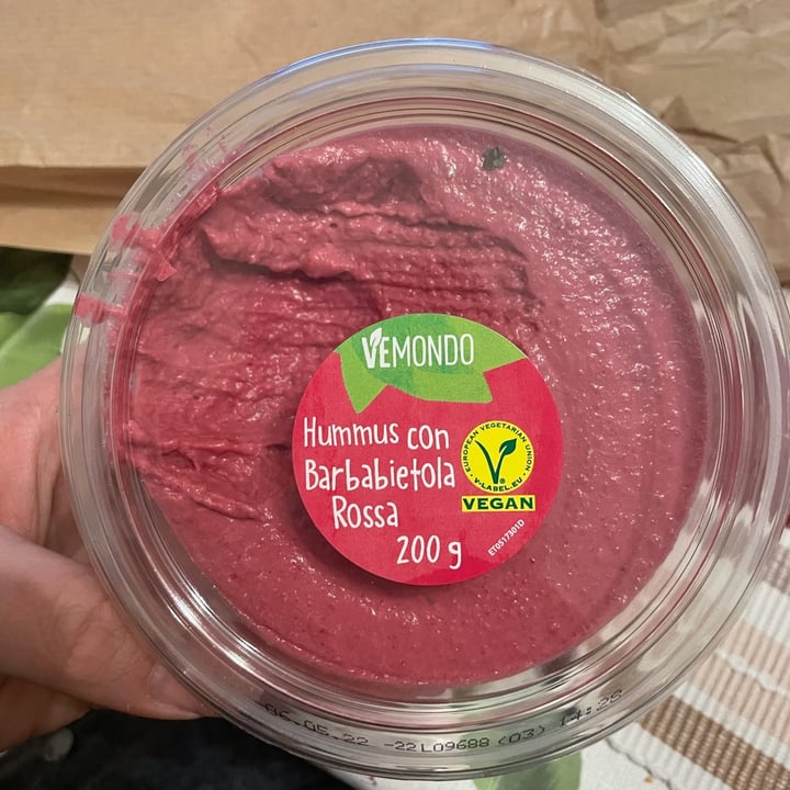 photo of Vemondo Hummus con Barbabietola Rossa shared by @soficali on  28 Apr 2022 - review