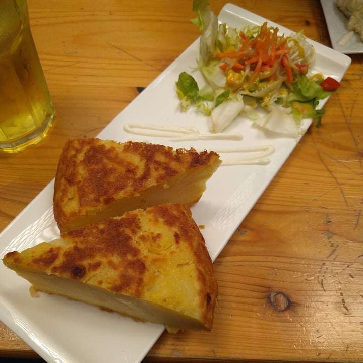 photo of Veganitessen Tortilla de patatas clásica shared by @theandalusianqueer on  25 Jul 2021 - review