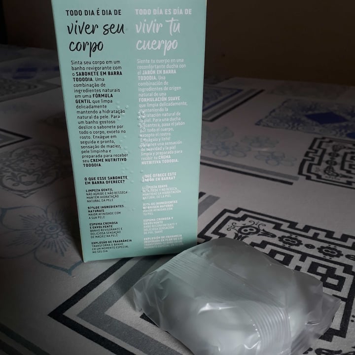 review photo of Natura sabonete todo dia flor de lis shared by @minaguiar on 07 Aug 2022 - review