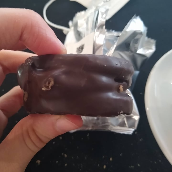 photo of Neko Alfajor De Dulce De Leche De Almendras shared by @shaielredigonda on  15 Sep 2021 - review