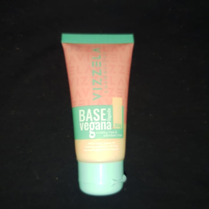 photo of Vizzela Cosméticos Base Vegana Líquida shared by @thabre on  25 Oct 2022 - review