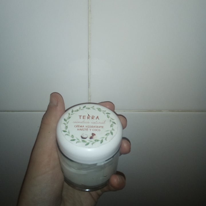 photo of Terra Cosmética Natural Crema Hidratante De Karité Y Coco shared by @maxiv5 on  24 Sep 2020 - review