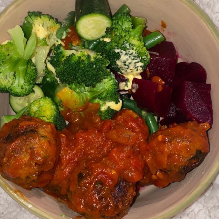 photo of Woolworths Food Spinach and sweetcorn bites in fresh tomato sauce shared by @shinnaivisser91 on  12 Aug 2021 - review
