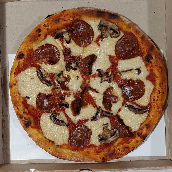 photo of Crisana Plant Based (Delivery y Take Away) Pizza pepperoni shared by @sritabrocoli on  22 Jul 2022 - review