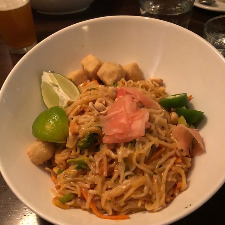 photo of Blind Faith Cafe Thai Noodles- Tofu & peanut sauce shared by @rachelyoritomi on  01 Dec 2019 - review