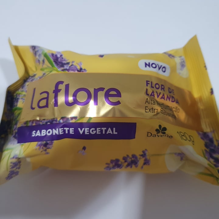 review photo of Davene Davene Laflore sabonete vegano Lavanda shared by @clarissabr on 20 Apr 2022 - review
