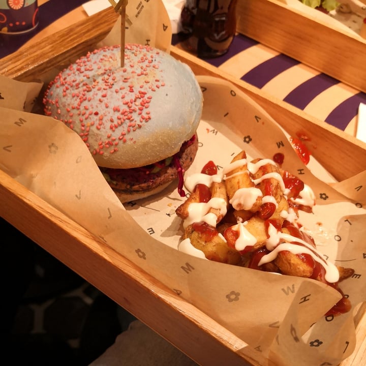 review photo of Flower Burger I Puffi Burger shared by @giuliagazzoni on 04 May 2022 - review