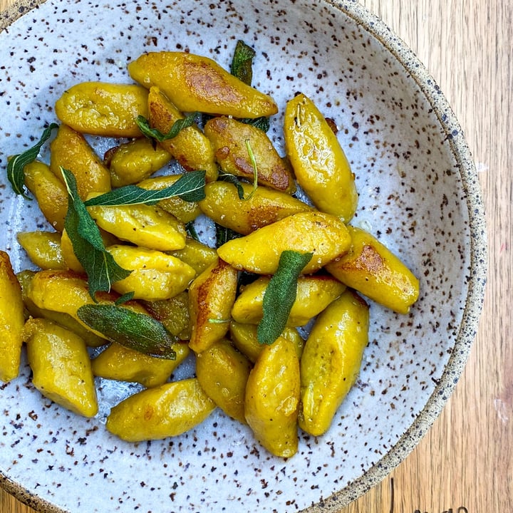review photo of Dengo Chocolates | Fábrica de Dengo Nhoque De Banana Da Terra shared by @veggiegabis on 19 Nov 2021 - review
