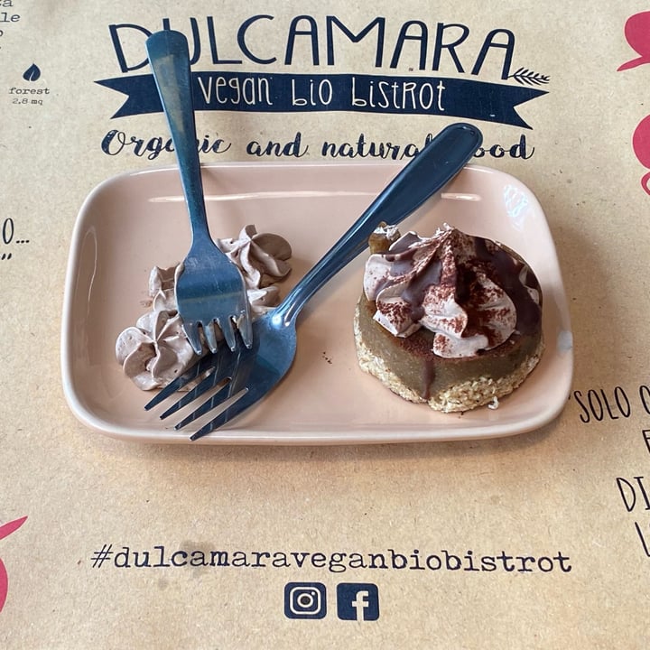 photo of Dulcamara Vegan Bakery & Bistrot cheesecake crudista caffé e mousse cioccolato shared by @sorayyarusso on  02 Sep 2022 - review