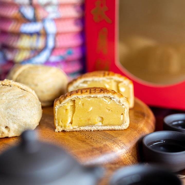 review photo of 108 Vegetarian Foods Pte Ltd Durian Mooncake (Traditional) shared by @theherbivorefrog on 02 Sep 2022 - review