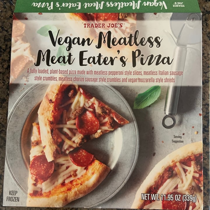 review photo of Trader Joe's Vegan meatless meat eaters pizza shared by @ilanafontes on 19 Aug 2021 - review