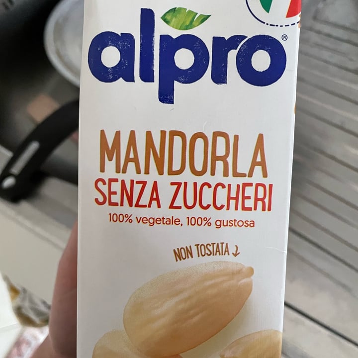 photo of Alpro Mandorla Senza Zuccheri shared by @aurorella on  03 May 2022 - review