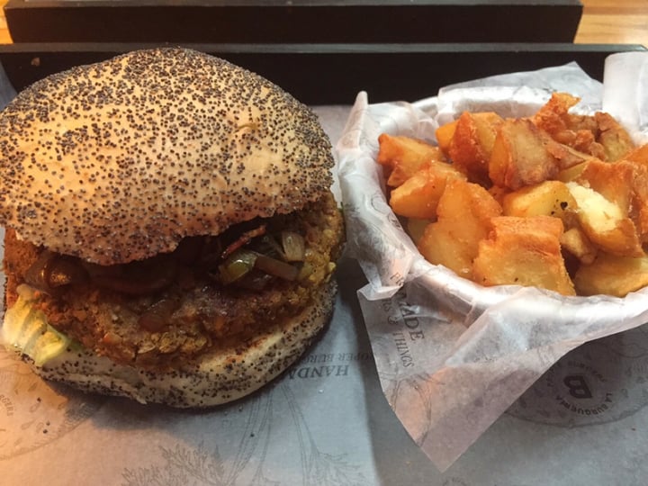 review photo of La Burguería Hamburguesa shared by @pupita on 02 Dec 2019 - review