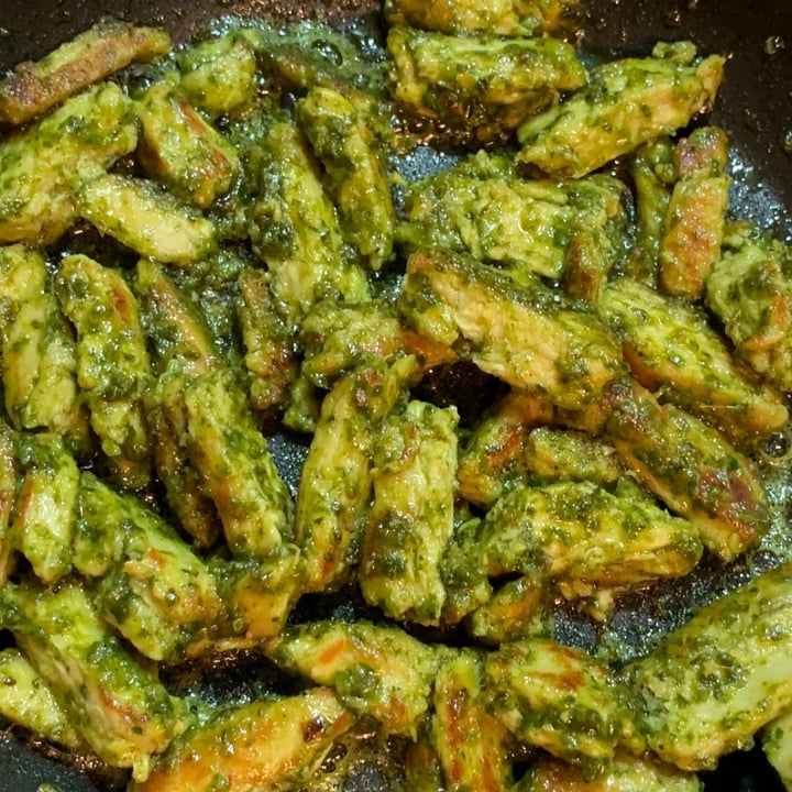 photo of The Vegan Factor Chickenee Pieces With Pesto Sauce shared by @cnnna on  14 Oct 2020 - review
