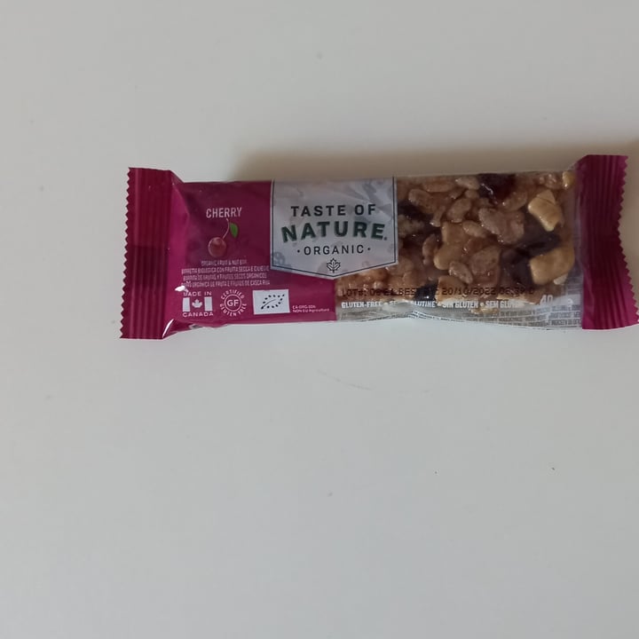 photo of Taste of Nature Cherry Nut Bar shared by @silvi56 on  20 Jun 2022 - review