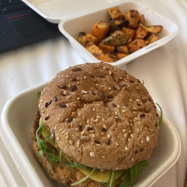photo of KINOA Hamburguesa Super Soja shared by @veganwildce on  23 Sep 2021 - review