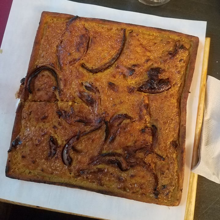 review photo of Pizza Ad Hoc Farinata Al Curry E Cipolla shared by @vicanarc on 12 Jun 2022 - review