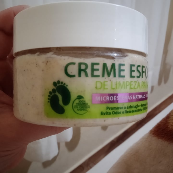 photo of Flores & Vegetais creme de limpeza esfoliante para os pes shared by @memegui on  01 Aug 2022 - review