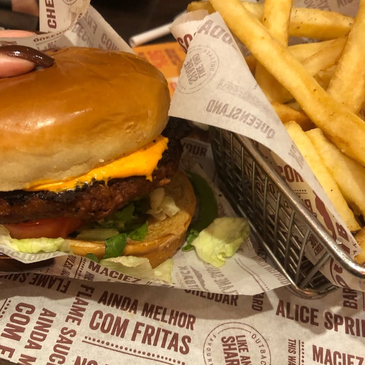 photo of Outback Aussie Plant Burger shared by @nanepessoa on  13 Dec 2022 - review