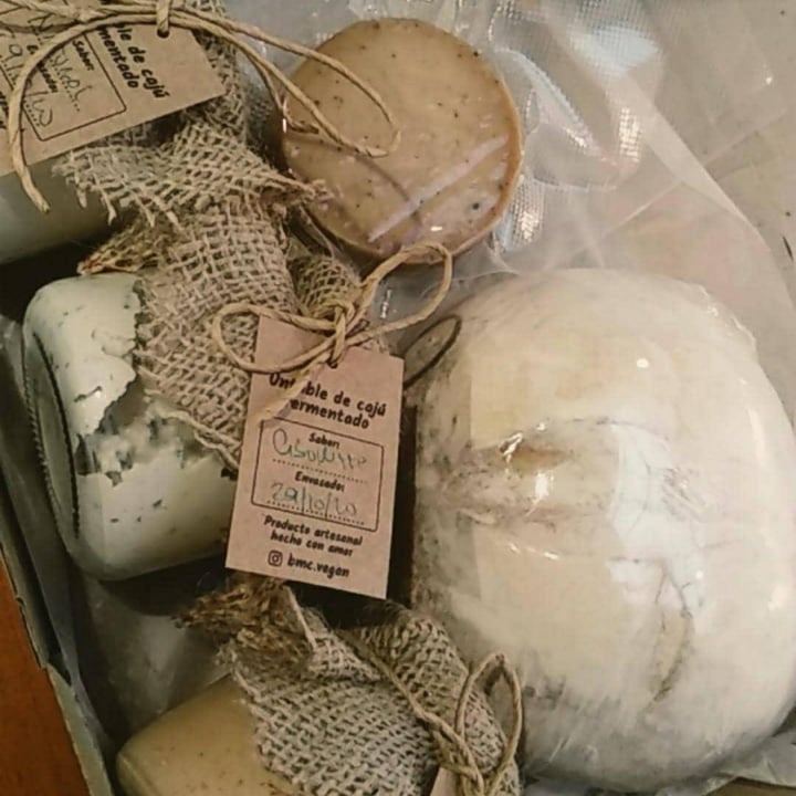 review photo of Bmc vegan Box quesos shared by @natalencio on 10 Nov 2020 - review