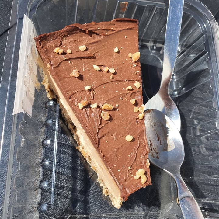 photo of The Fussy Vegan Peanut Butter cheesecake shared by @marcellekeet on  30 Jul 2021 - review