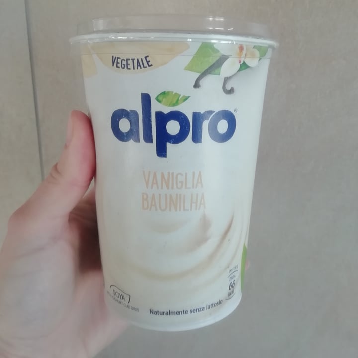 review photo of Alpro Soy Yogurt Vanilla shared by @ale94toma on 10 Apr 2022 - review