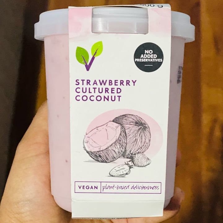 review photo of Woolworths Food Smooth Strawberry Flavoured Cultured Soya shared by @mholia on 16 Dec 2021 - review