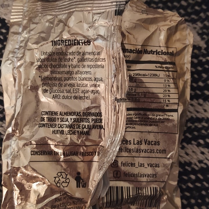 review photo of Felices Las Vacas Alfajor Negro shared by @viqui17 on 27 Dec 2021 - review