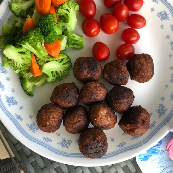 photo of Ikea Huvudroll Plant Balls shared by @germainew on  24 Oct 2021 - review