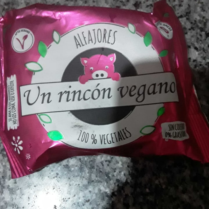 photo of Un Rincón Vegano Alfajor de Membrillo shared by @belencardozo on  15 Jul 2020 - review