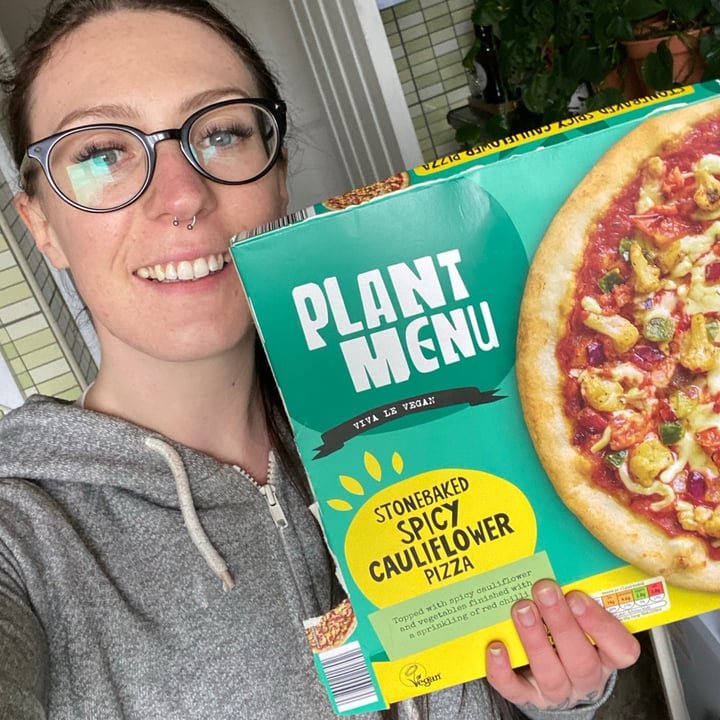 photo of ALDI Plant Kitchen Stonebaked Spicy Cauliflower Pizza shared by @robsm95 on  04 Mar 2021 - review