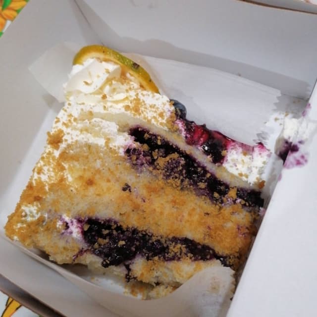 Foto do prato “Pastel de Limón/Arándano”