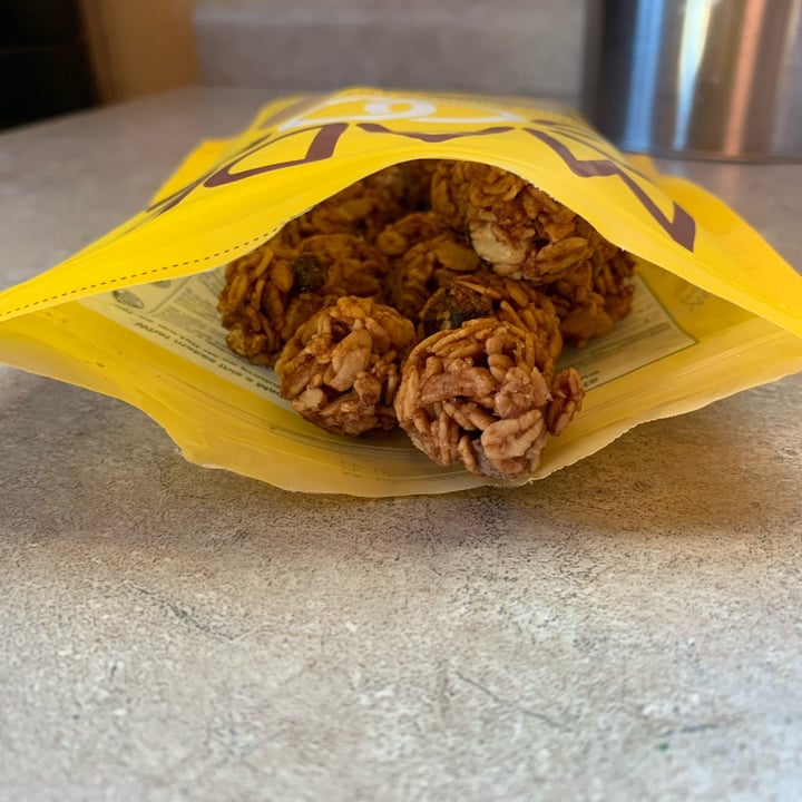 photo of Made Good Chocolate Banana Granola Minis shared by @louisg on  13 Jul 2022 - review