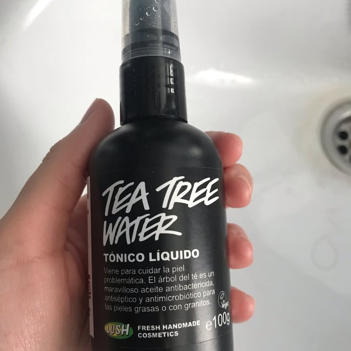 review photo of LUSH Fresh Handmade Cosmetics Tea Tree Water shared by @sara-iridescent on 30 Jan 2022 - review