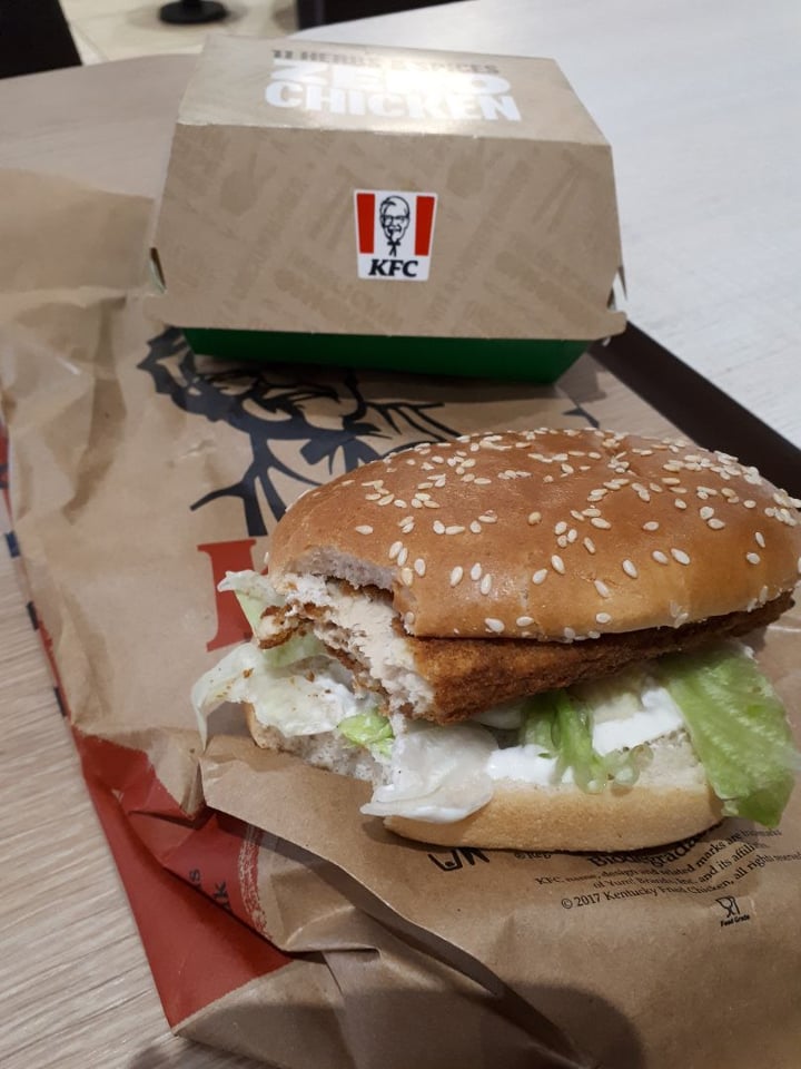 photo of KFC vegan chicken burger shared by @aliceharriet on  02 Jan 2020 - review