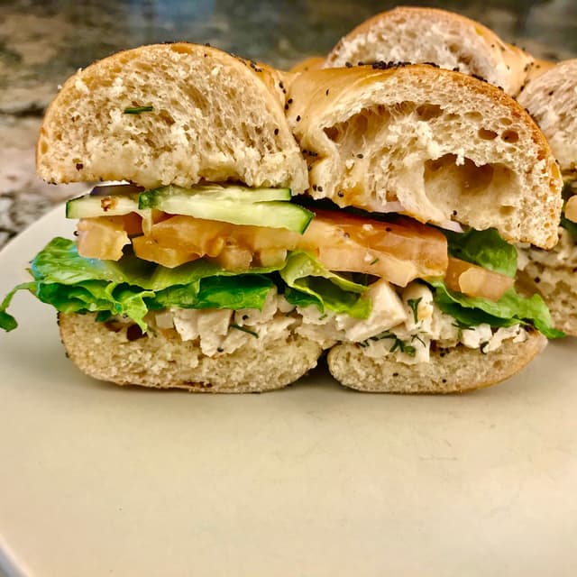 「Vegan Chicken Salad Sandwich」の料理の写真