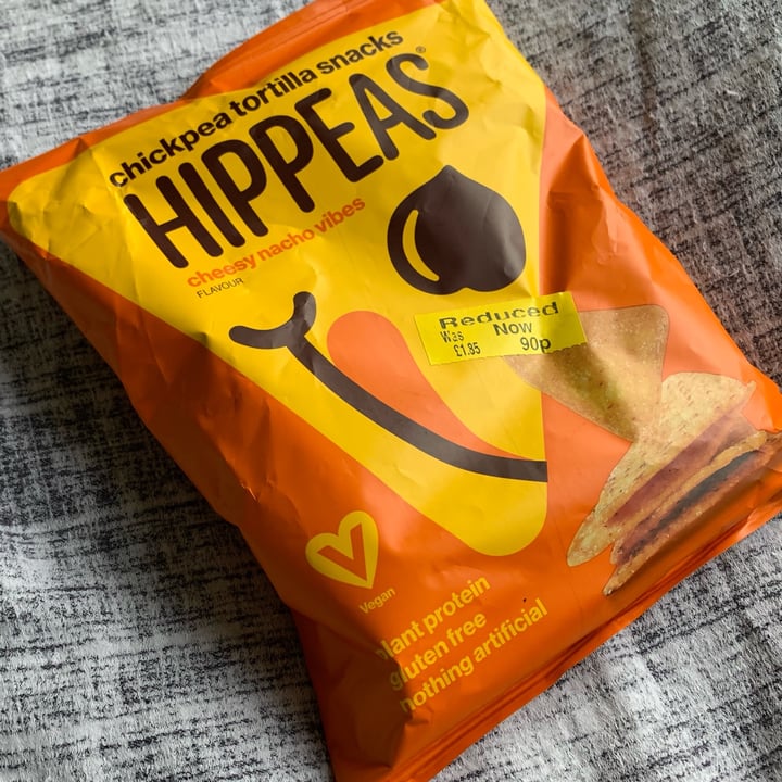 photo of Hippeas Cheesy Nacho Vibes  Flavored Tortilla Chips shared by @gabigabsta on  17 Nov 2021 - review