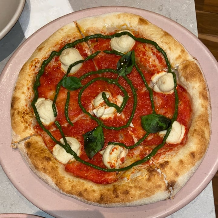 photo of Mudrá Pizza Margherita shared by @veganeandoenbsas on  25 Jan 2022 - review