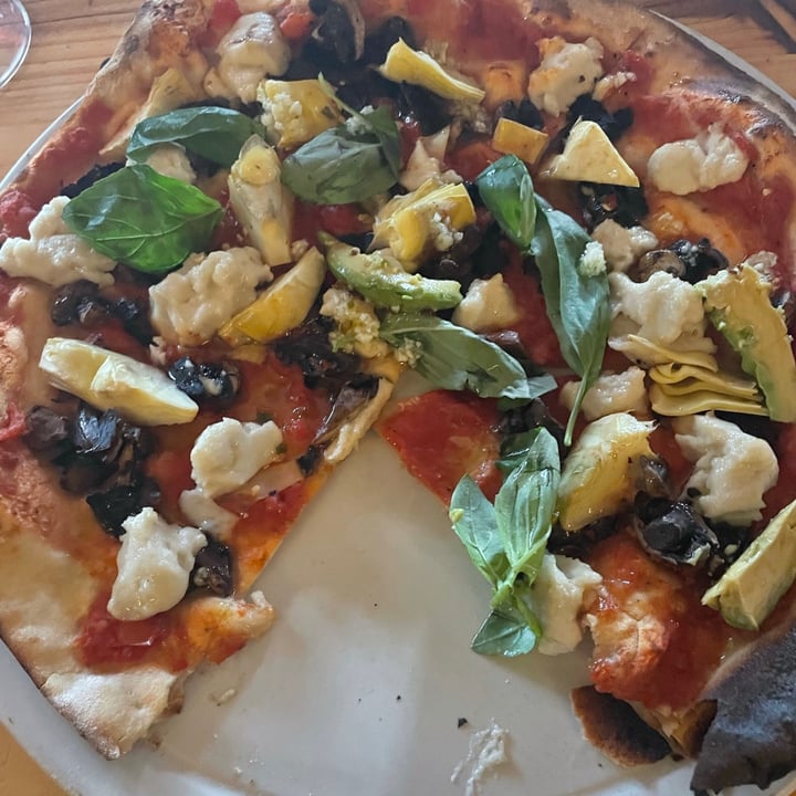 photo of Massimo's Margarita pizza shared by @chantellekylie on  08 Aug 2021 - review