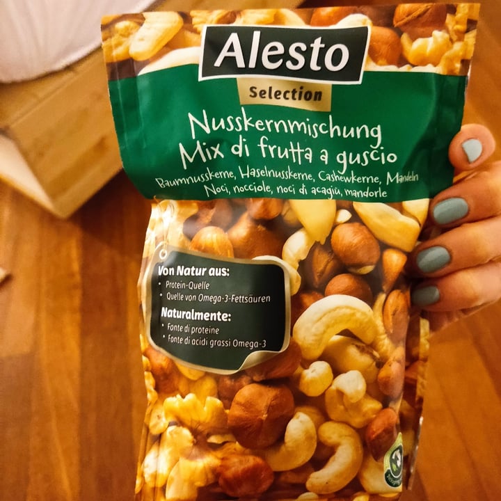 photo of Alesto Mixed nuts shared by @jessicadit on  31 Mar 2022 - review