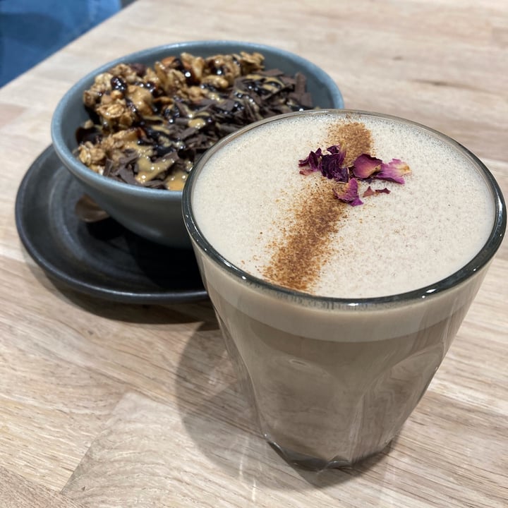 review photo of Eden Café Clifton Cacao and cinnamon elixir shared by @lquattro41 on 27 Mar 2022 - review