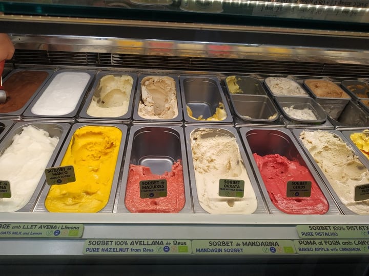 photo of Bodevici - gelats i iogurts ecològics Helado de platano shared by @youeatveggie on  26 Mar 2020 - review